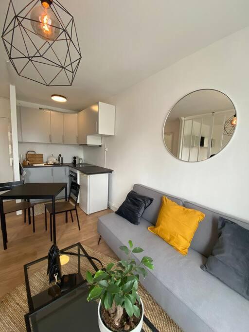 Superbe Studio Avec Parking Gratuit Sur Place Paray-Vieille-Poste Kültér fotó